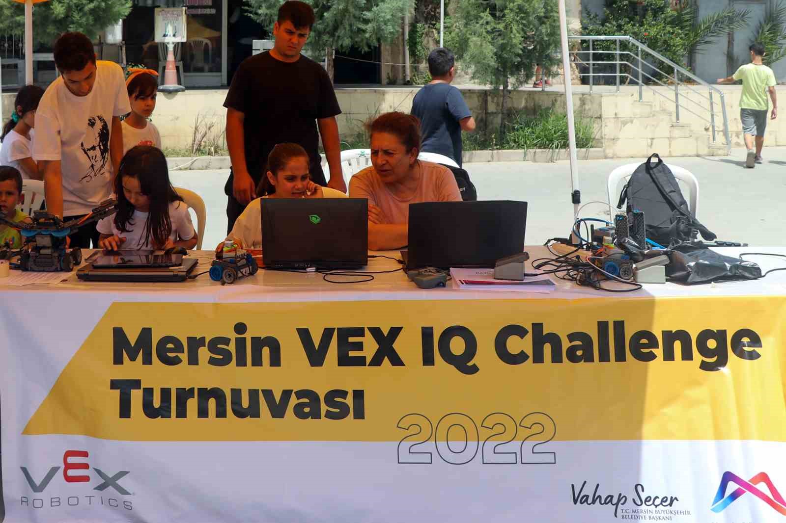 MERSİN BÜYÜKŞEHİR BELEDİYESİ KADIN VE AİLE HİZMETLERİ DAİRESİ BAŞKANLIĞINA BAĞLI