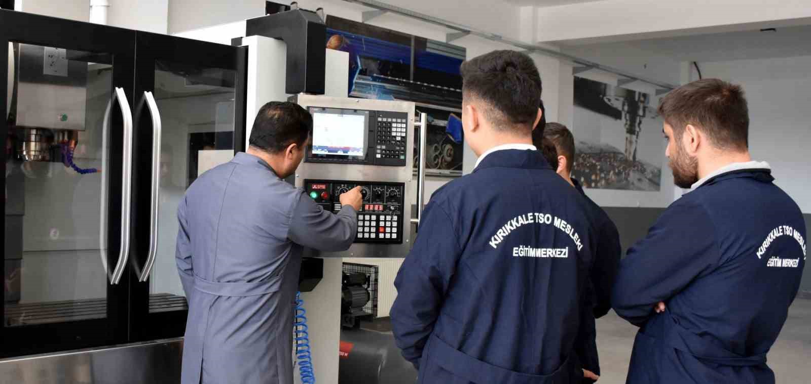 MİLLİ EĞİTİM BAKANLIĞI, MESLEKİ EĞİTİM MERKEZLERİNDE OKUL BİRİNCİLERİNİN BELİRLENMESİ İÇİN