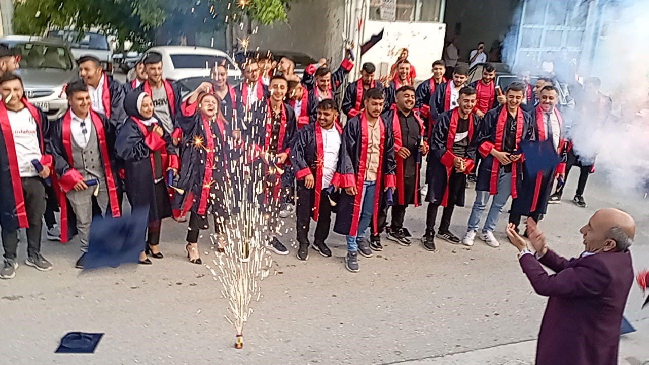 MESLEKİ EĞİTİM MERKEZİ’NDE 2022-2023 EĞİTİM ÖĞRETİM YILI SON MEZUNİYET TÖRENİ