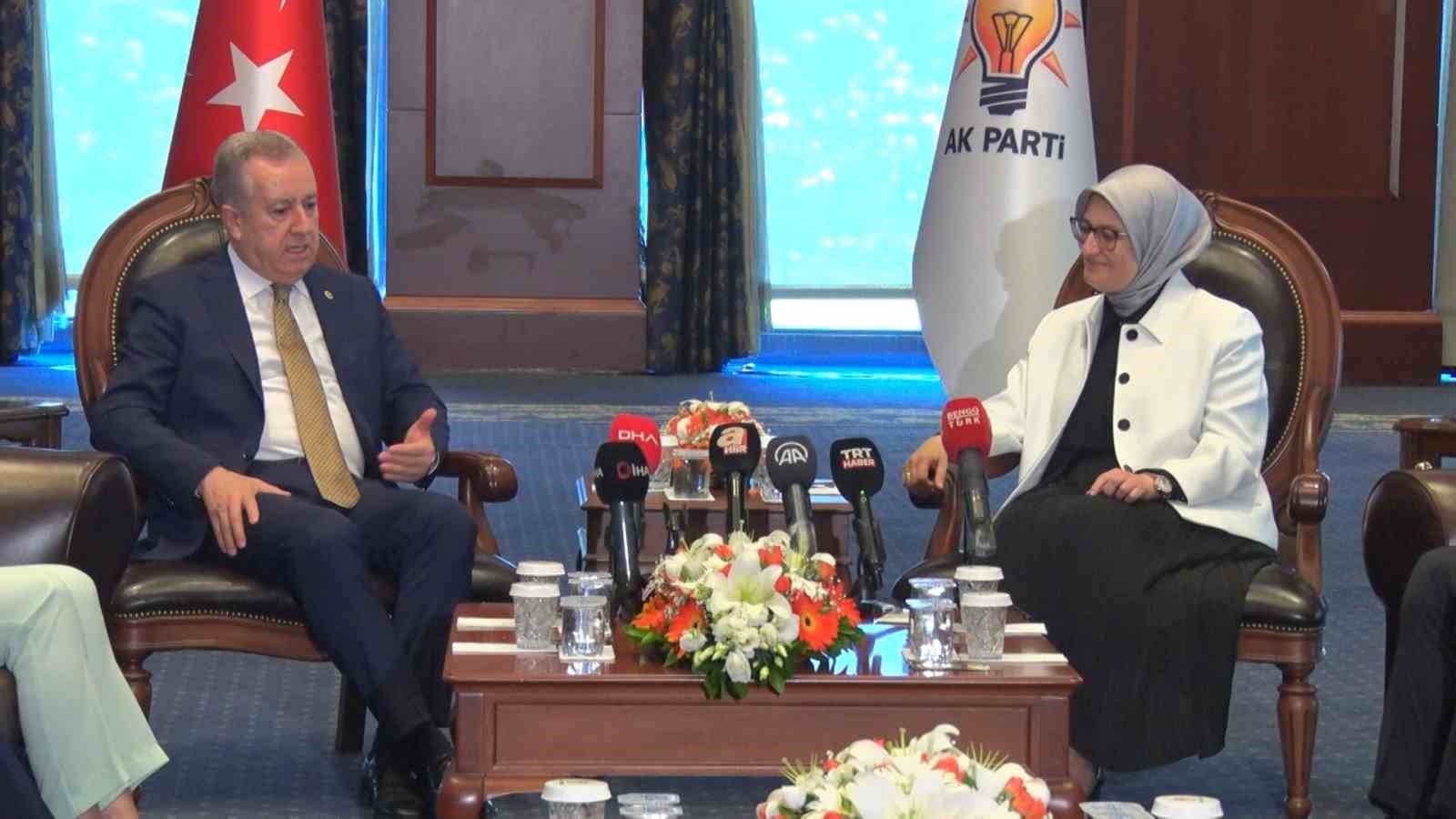 KURBAN BAYRAMI DOLAYISIYLA MHP HEYETİ, AK PARTİ'Yİ ZİYARET ETTİ.