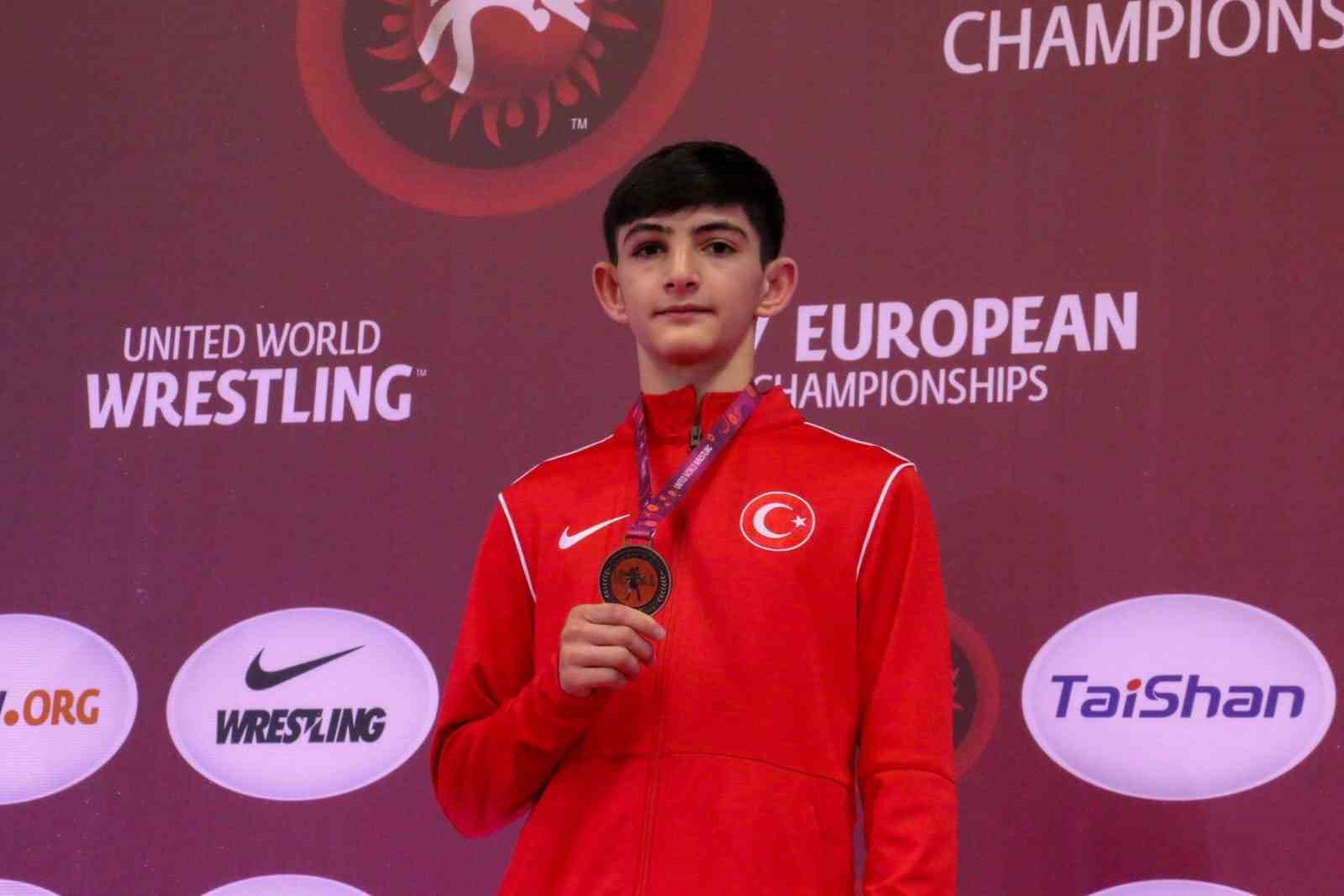 MUĞLA'NIN MİLAS İLÇESİNDE MEHMET HANİFİ SARP U17 AVRUPA GÜREŞ ŞAMPİYONASI'NDA