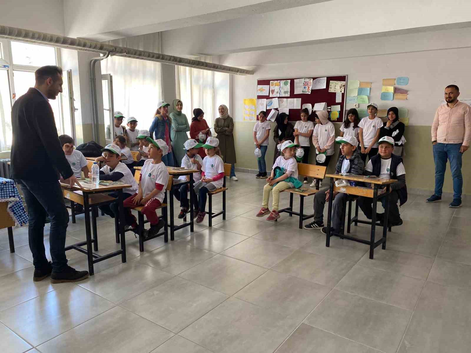 ERZİNCAN İL TARIM VE ORMAN MÜDÜRLÜĞÜ EKİPLERİNCE İLKOKUL ÖĞRENCİLERİ ORGANİK