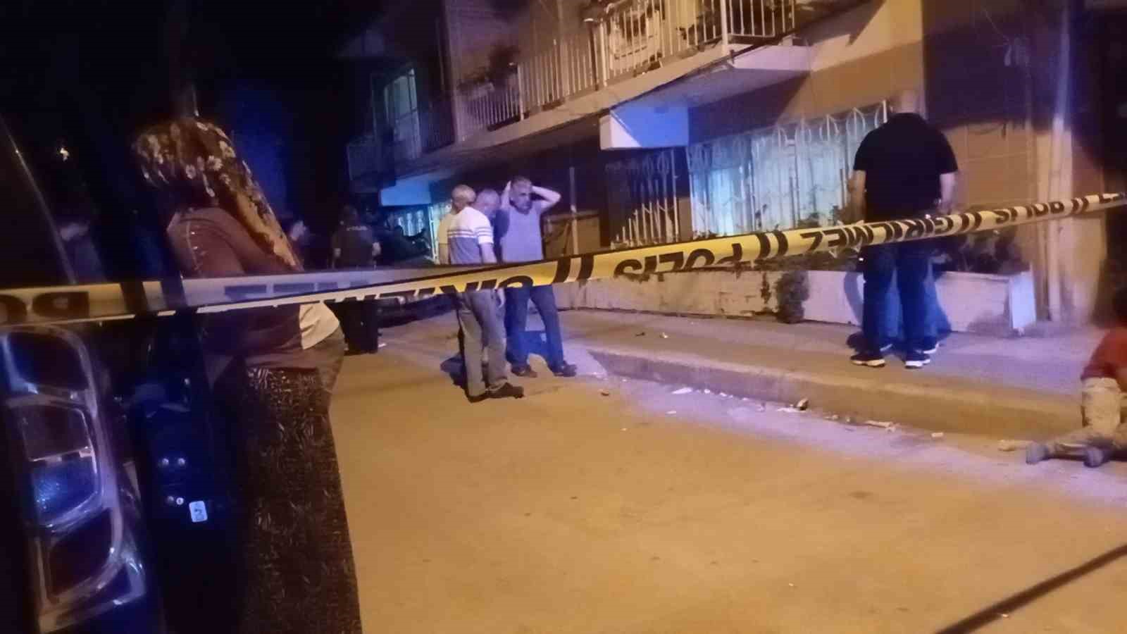İZMİR'İN BUCA İLÇESİNDE MİRAS KAVGASI YÜZÜNDEN ARALARINDA ANLAŞMAZLIK BULUNAN KARDEŞLERİN