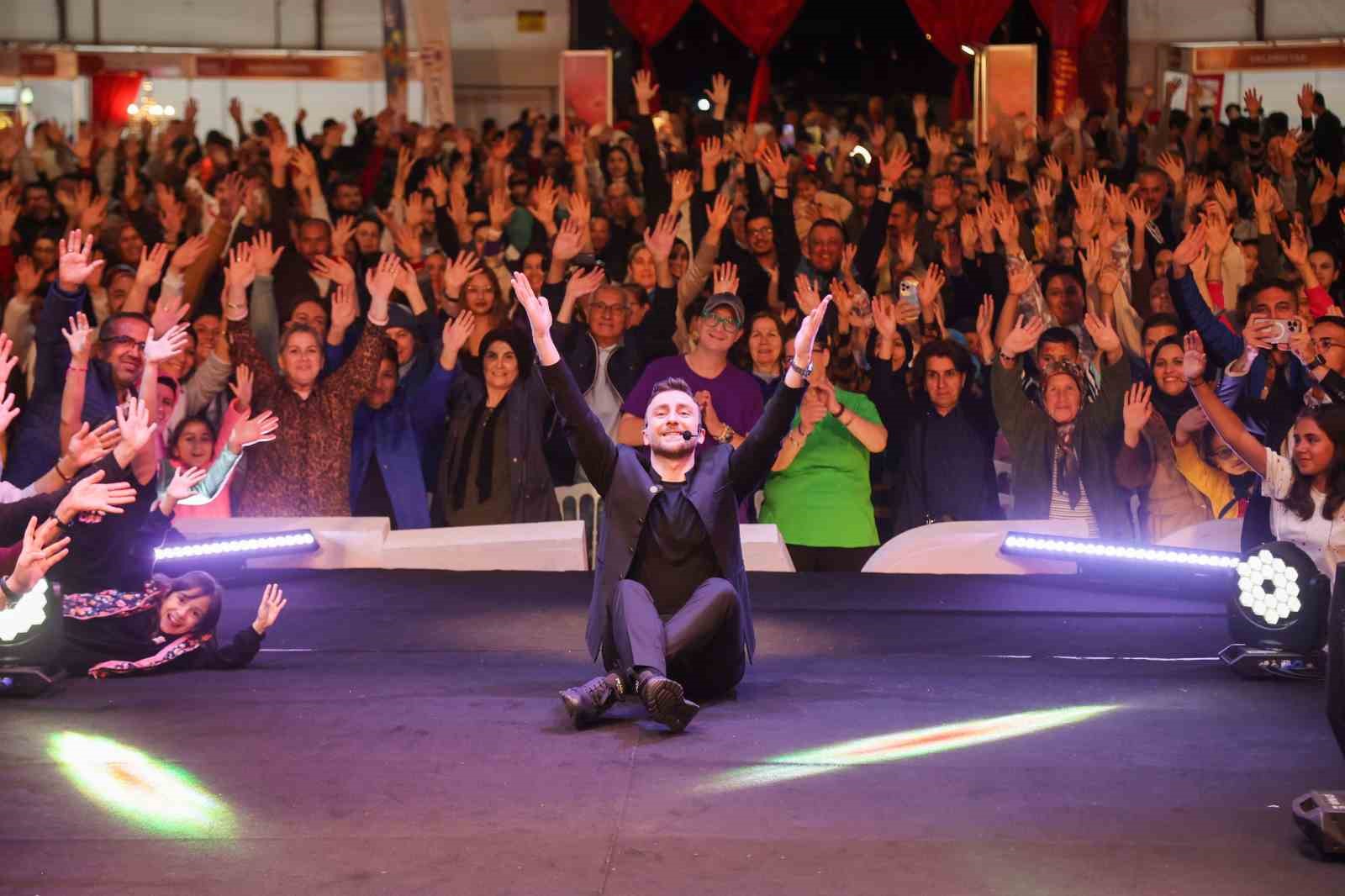 UŞAK BELEDİYESİ KADIN KOORDİNASYON MERKEZİ (UKAMER) ÖNCÜLÜĞÜNDE GERÇEKLEŞTİRİLEN MODAFEST, ÜÇÜNCÜ