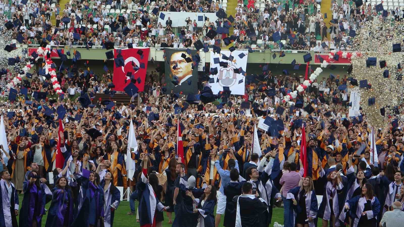 MUĞLA SITKI KOÇMAN ÜNİVERSİTESİ 2022-2023 EĞİTİM-ÖĞRETİM YILI MEZUNİYET TÖRENİ DÜZENLENDİ.