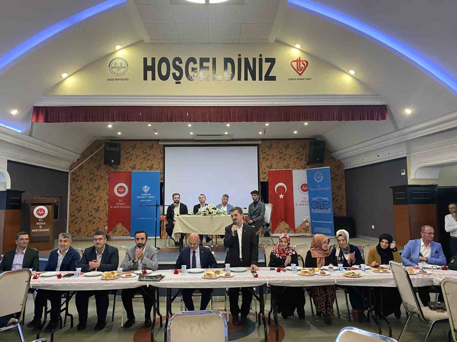 DÜZCE MÜFTÜSÜ OSMAN AYDIN, 4-6 YAŞ KUR’AN KURSU ÖĞRETİCİLERİ VE