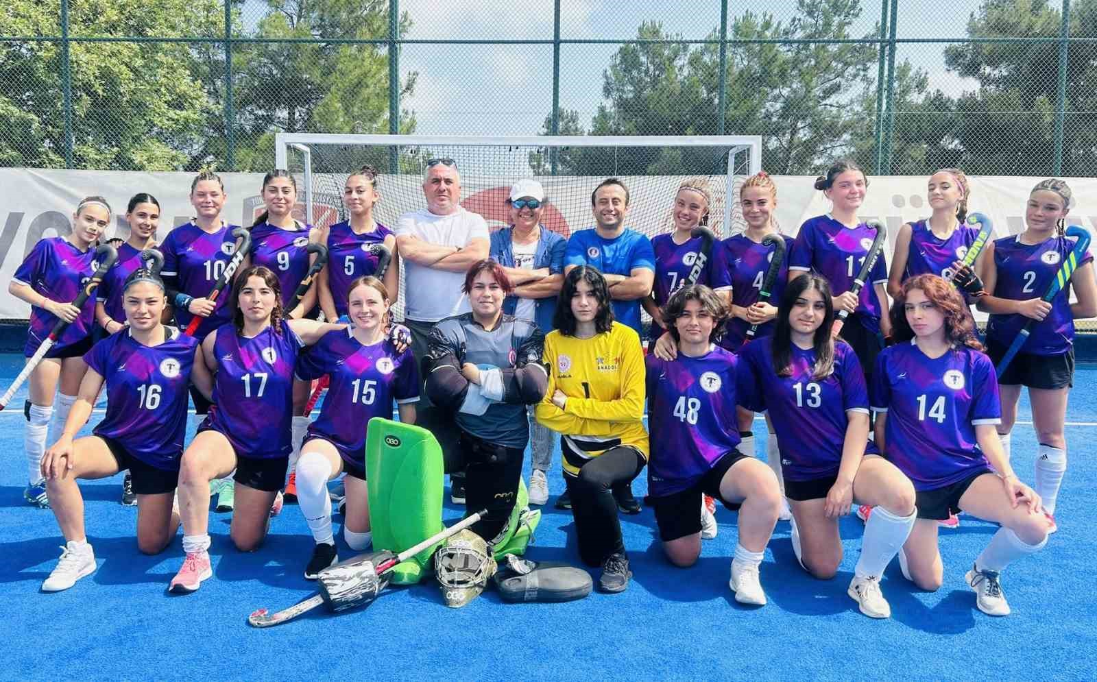 MENTEŞE SPOR LİSESİ LİSELERARASI KIZLAR HOKEY TÜRKİYE ŞAMPİYONASINDA FİNALE YÜKSELDİ.