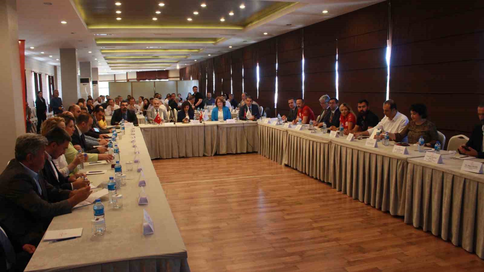 1. BÖLGE ACİL SAĞLIK HİZMETLERİ KOORDİNASYON KOMİSYONU (ASKOM) TOPLANTISI KIRKLARELİ’NDE