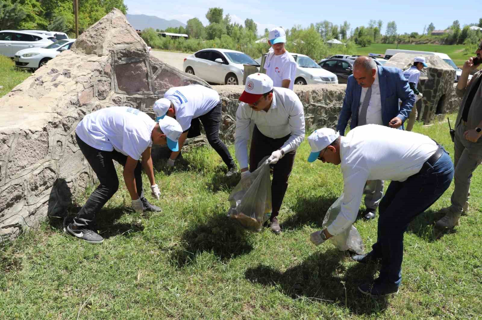 VAN’IN MURADİYE İLÇESİNDE TARİHİ VE TURİSTİK DEĞERE SAHİP BALIK BENDİ