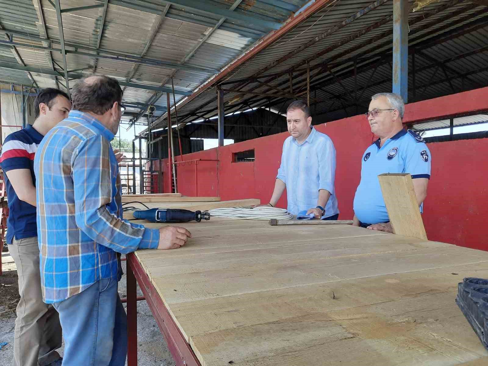 MUSTAFAKEMALPAŞA BELEDİYESİ VETERİNER İŞLERİ VE ZABITA MÜDÜRLÜĞÜ DENETİM EKİPLERİ YAKLAŞAN