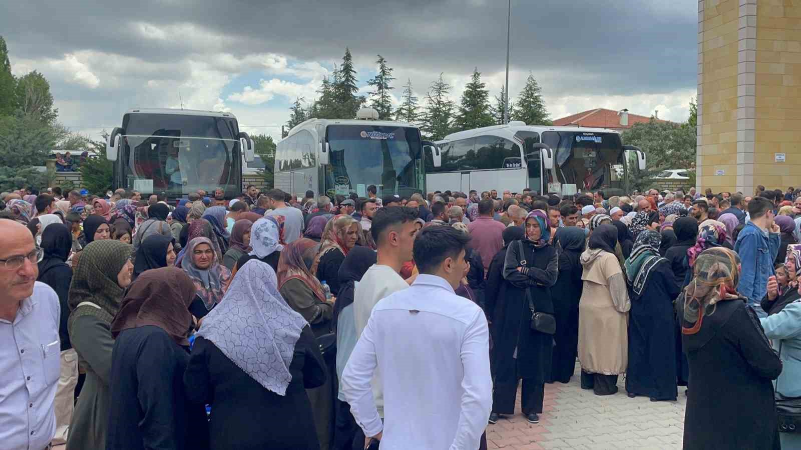 NİĞDE’DE HACCA GİDECEK 350 VATANDAŞTAN 160'I HAC GÖREVİNİ YERİNE GETİRMEK