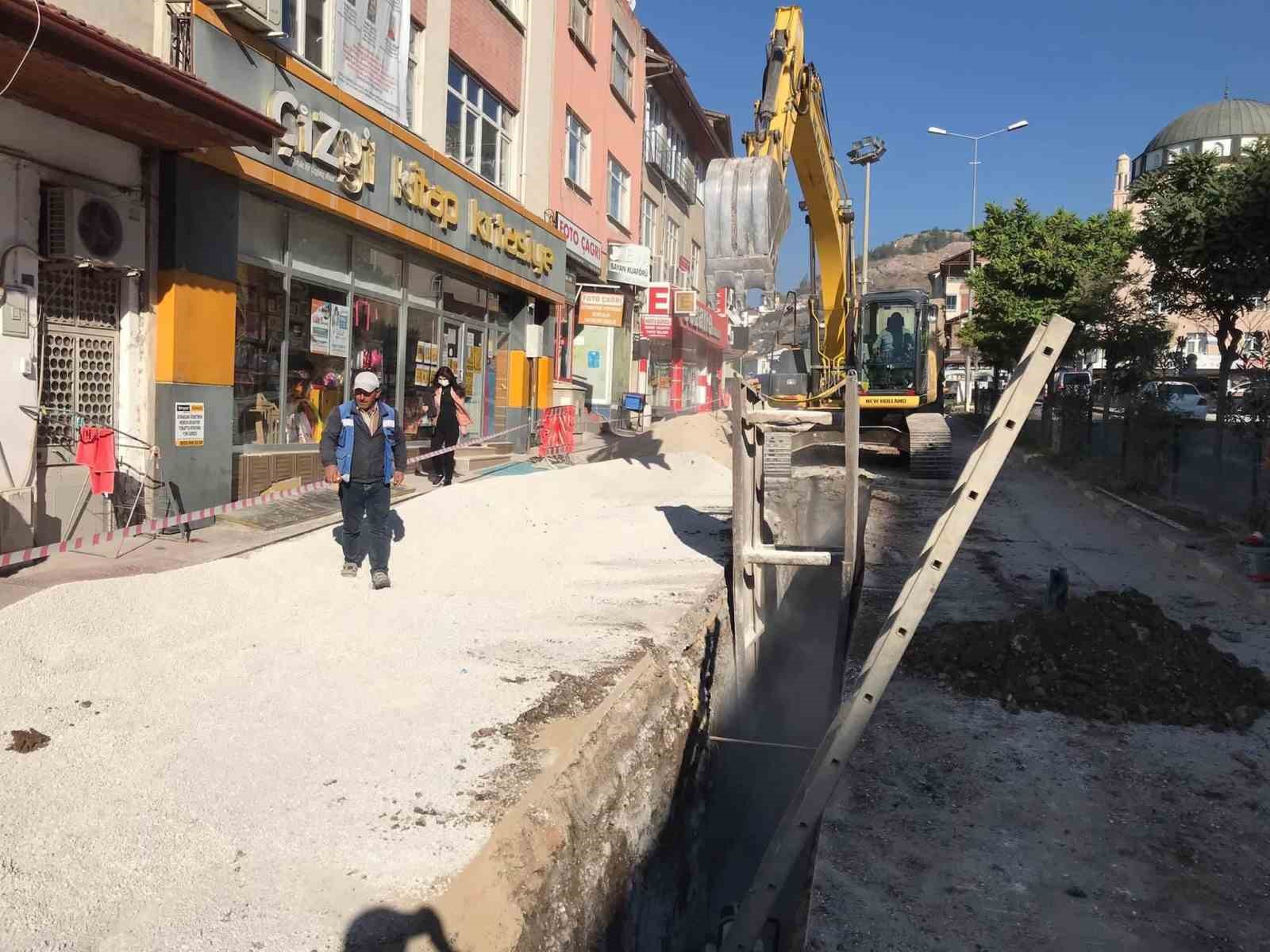 NİKSAR BELEDİYESİ TARAFINDAN YAPILAN ALT YAPI ÇALIŞMALARI HIZ KESMEDEN DEVAM