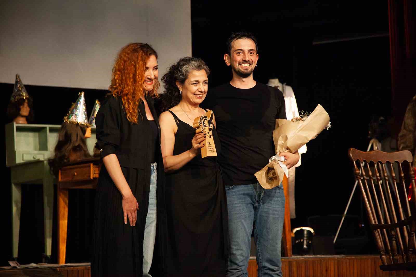 NİLÜFER KENT TİYATROSU 19. KIBRIS TİYATRO FESTİVALİ ÇERÇEVESİNDE LEFKOŞA’DA “BİR