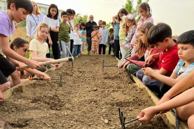 NİLÜFER KENT KONSEYİ ÇOCUK MECLİSİ İHSANİYE MİNİ BOSTAN’DA “ÇOCUK BOSTANI”