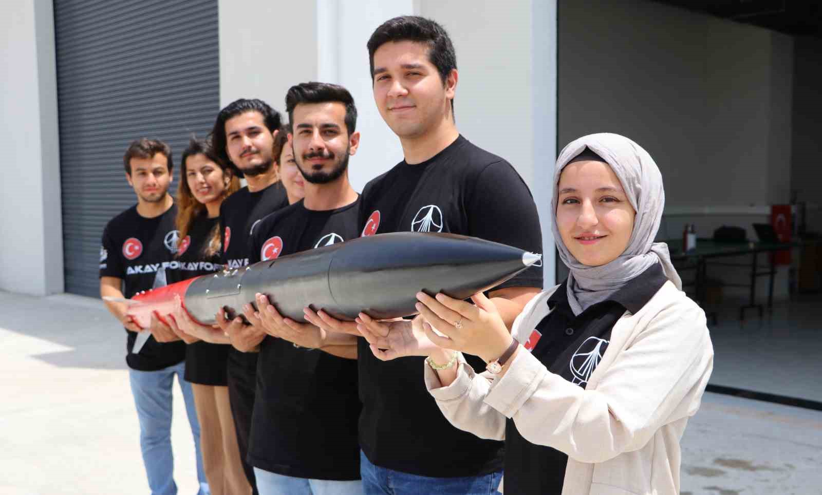 ADANA'DA ÜNİVERSİTE ÖĞRENCİLERİ TÜRKİYE’NİN ‘MİLLİ TEKNOLOJİ HAMLESİ’NE KATKI İÇİN 10