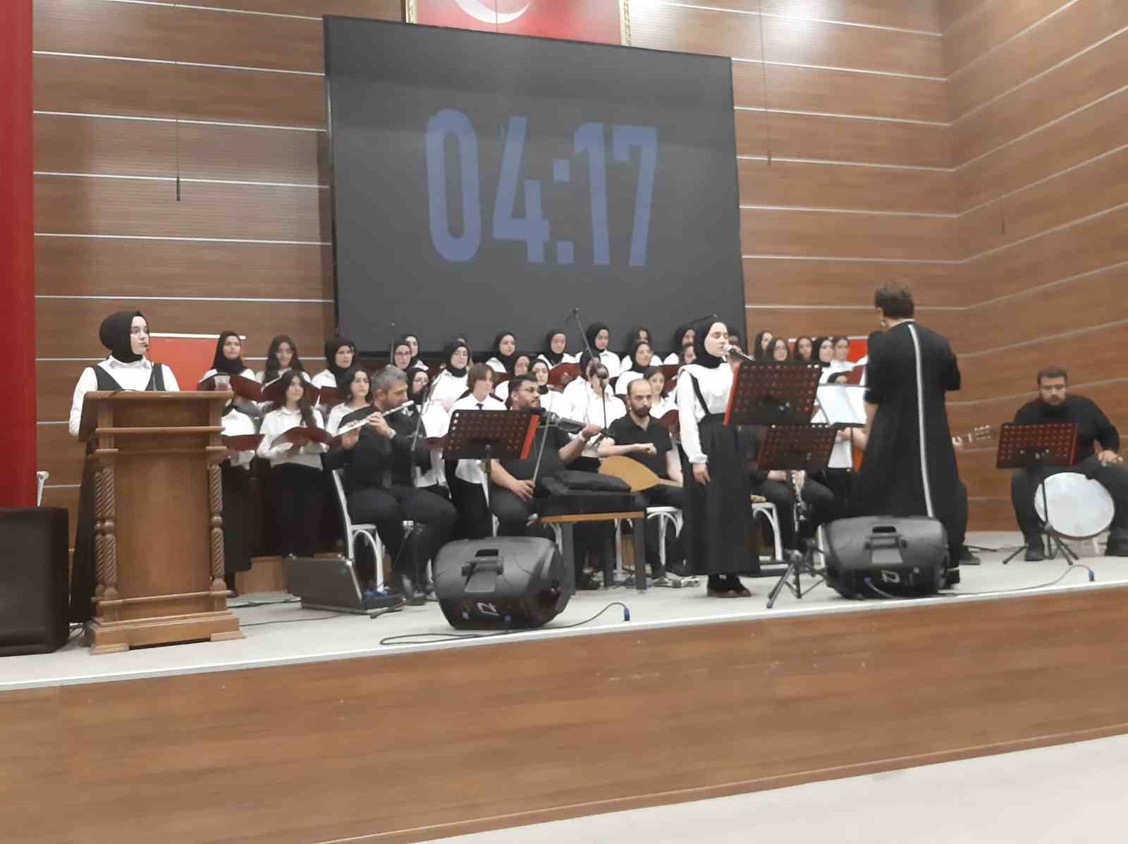 ASTAMONU KIZ ANADOLU İMAM HATİP LİSESİ’NİN YILSONU ETKİNLİĞİNDE VERDİKLERİ KONSER