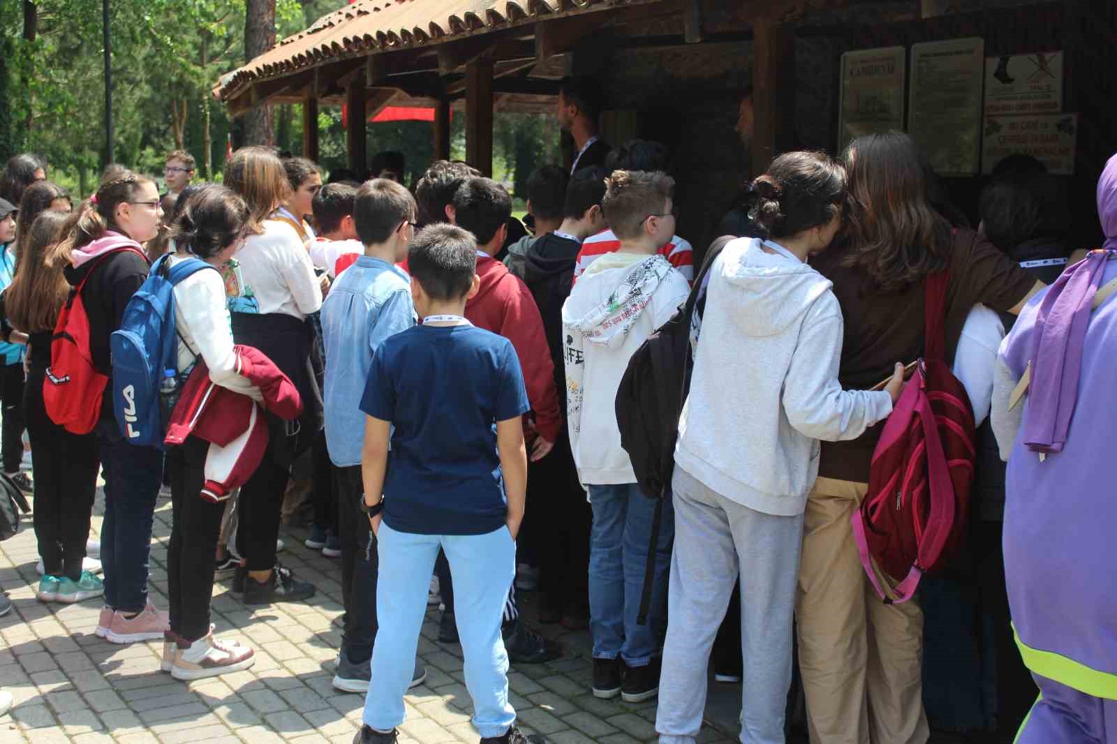SAMSUN’DA ÖĞRENCİLER, “ŞEHRİMİZ SAMSUN PROJESİ” ÇERÇEVESİNDE ZİYARET ETTİKLERİ 8 ASIRLIK