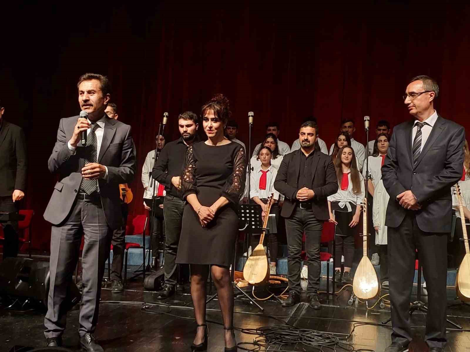 ÖĞRENCİLERDEN MÜZİK ZİYAFETİ
