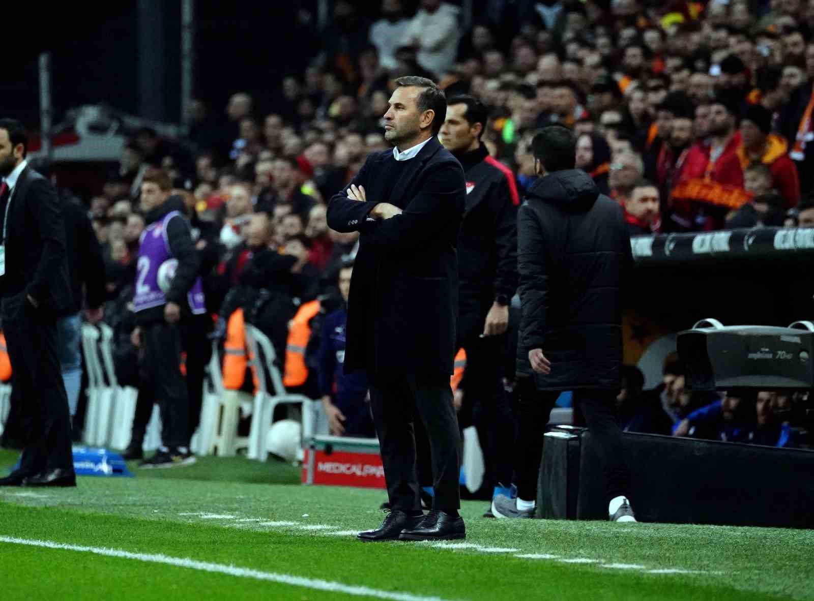 GALATASARAY TEKNİK DİREKTÖRÜ OKAN BURUK, KARİYERİNDE SARI-KIRMIZILILARIN BAŞINDA FENERBAHÇE VE