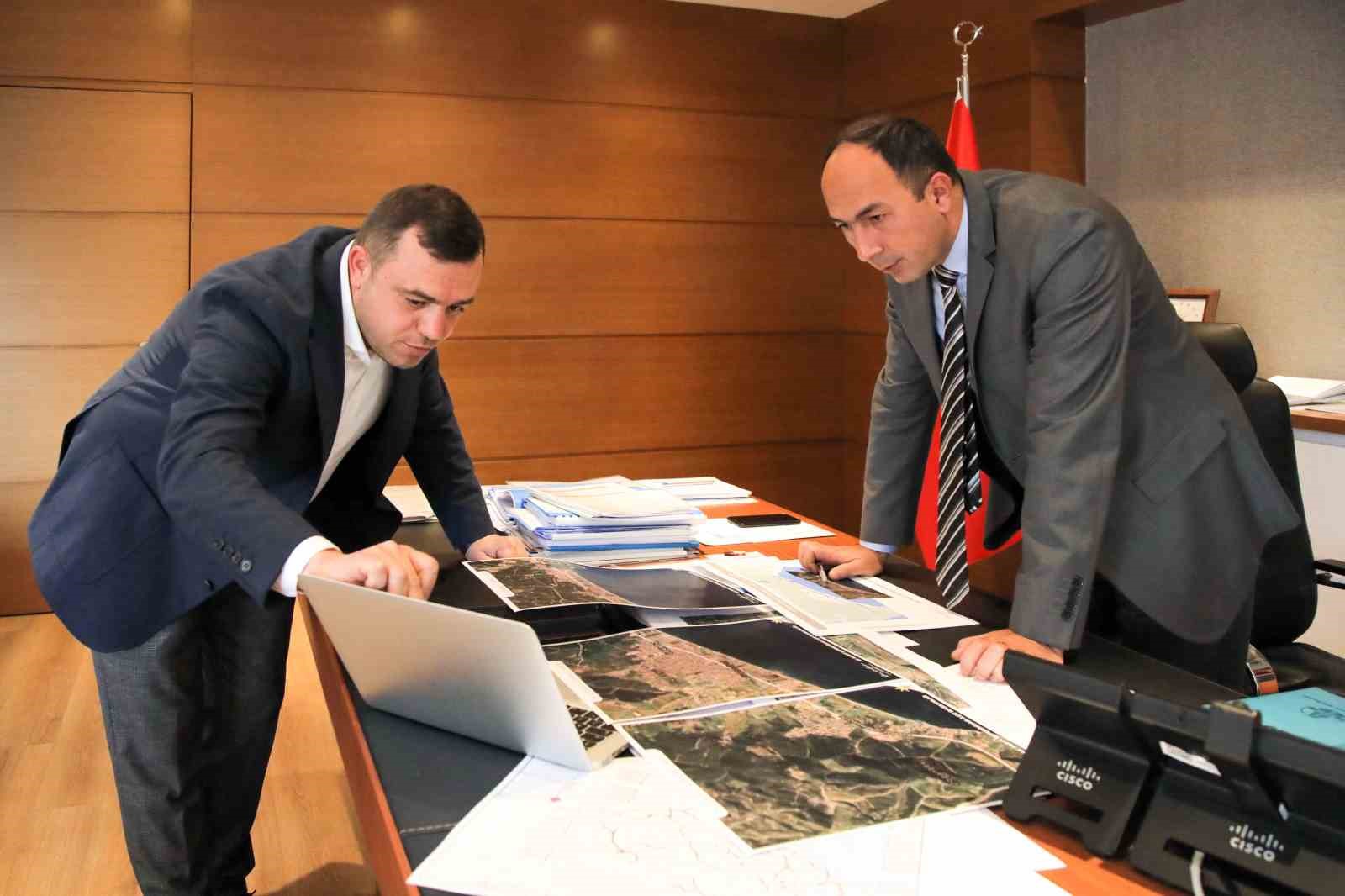 AK PARTİ SEFERİHİSAR İLÇE BAŞKANI AHMET AYDIN VE KARAYOLLARI 2.