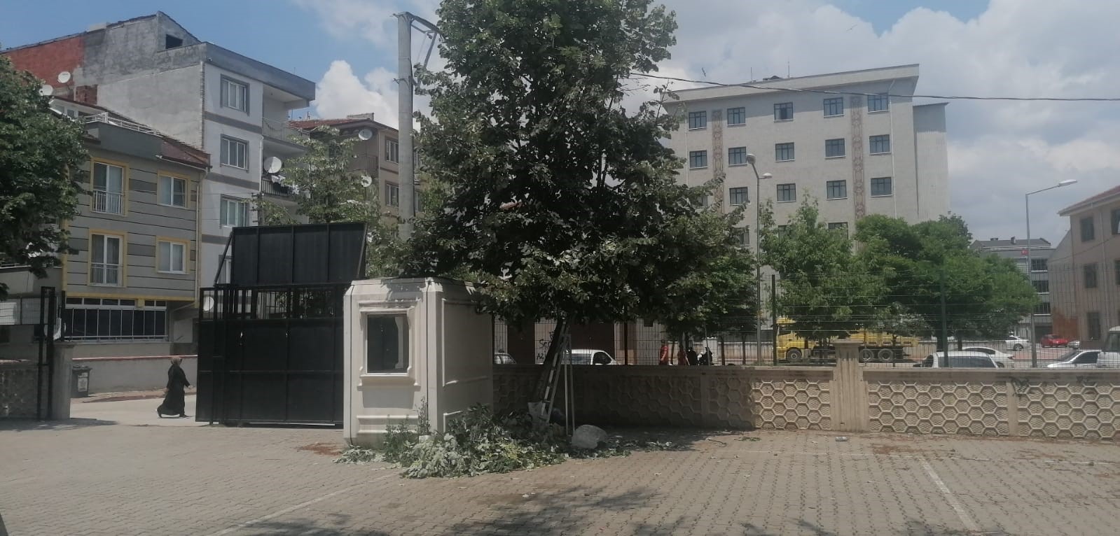 BURSA'NIN İNEGÖL İLÇESİ HAMİDİYE MAHALLESİNDE BULUNAN DUMLUPINAR ORTAOKULUNDA MEYDANA GELEN