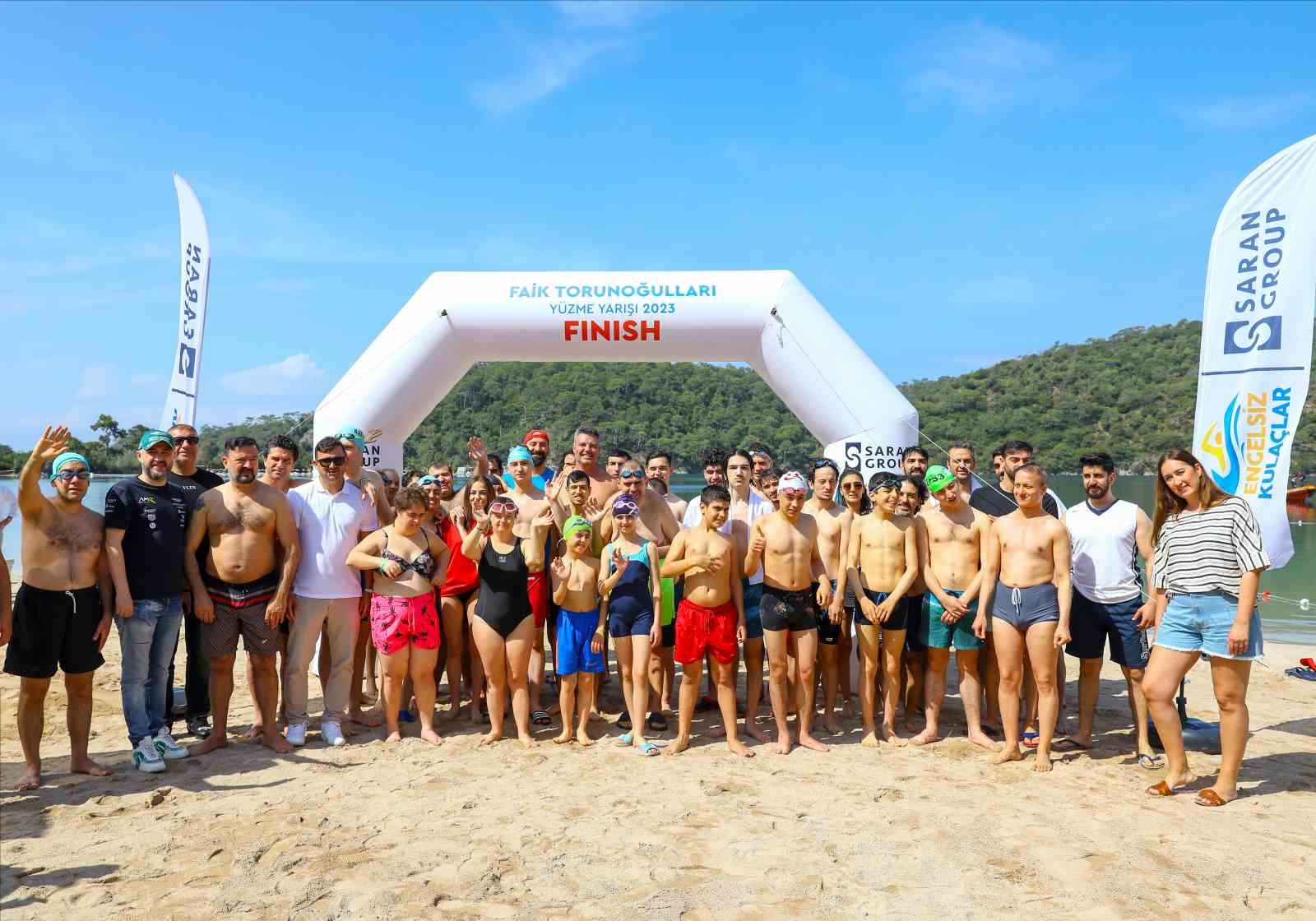 ÖLÜDENİZ’DE ENGELLİ GENÇLER KIYASIYA YARIŞTI