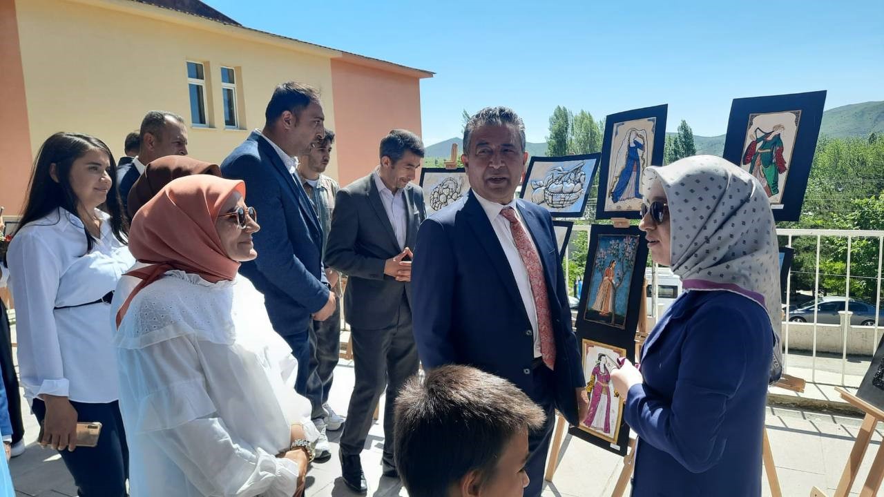 YILSONU ETKİNLİKLERİ OKULLARDA TÜM HEYECANIYLA YAŞANIRKEN AKŞAR GENÇ OSMAN İMAM