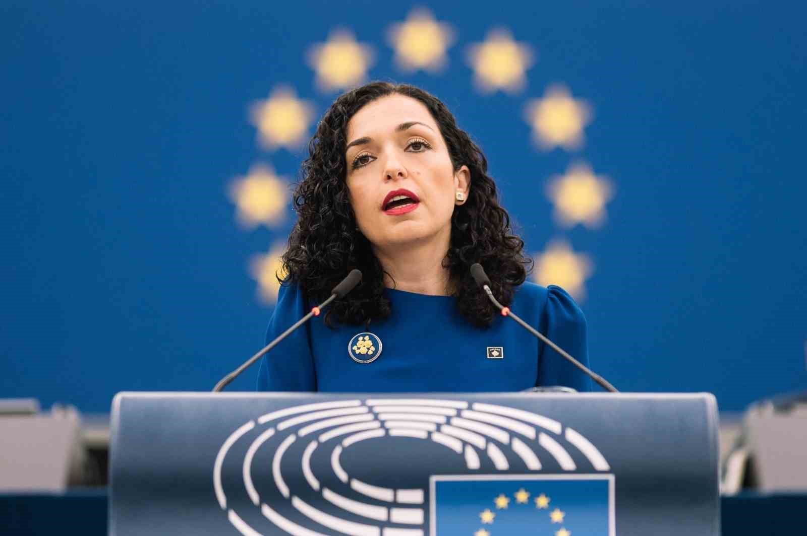 KOSOVA CUMHURBAŞKANI VJOSA OSMANİ, ÜLKENİN AVRUPA PARLAMENTOSU’NA (AP) HİTAP EDEN