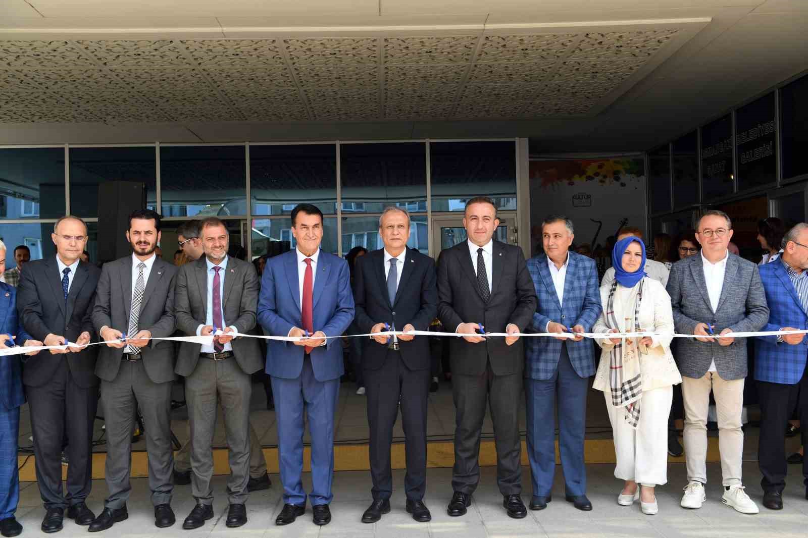 OSMANGAZİ BELEDİYESİ MESLEK EDİNDİRME KURSLARI (OSMEK) BÜNYESİNDE BULUNAN KURSİYERLERİN 2022-2023