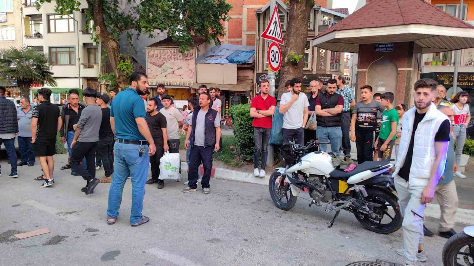 BURSA'NIN İNEGÖL İLÇESİNDE MEYDANA GELEN KAZADA OTOMOBİL İLE ÇARPIŞAN MOTOSİKLETTEKİ