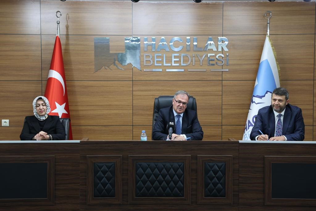 HACILAR BELEDİYE MECLİSİ HAZİRAN AYI TOPLANTISINI GERÇEKLEŞTİRDİ.
