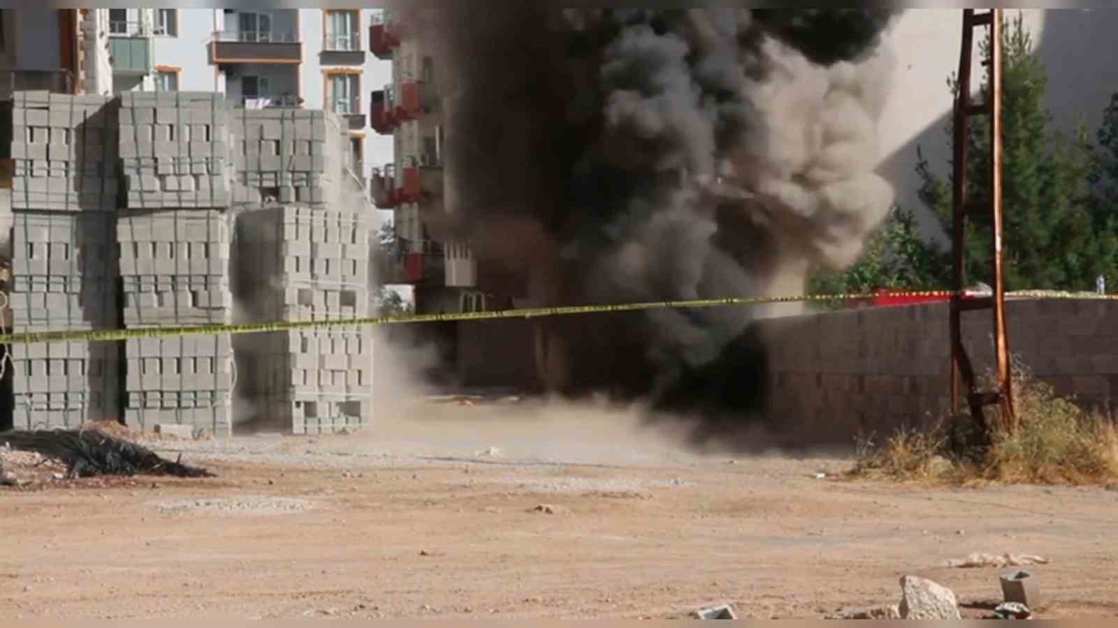 İNŞAAT İÇİN KAZI YAPAN İŞÇİLER HAVAN MERMİSİ BULDU