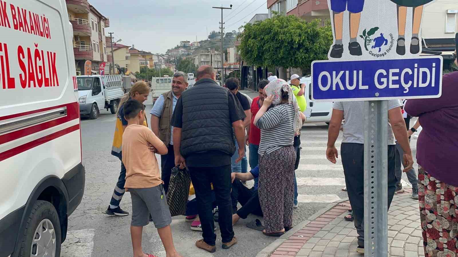 PARKİNSON HASTASI SOKAKTA DÜŞÜP YARALANDI