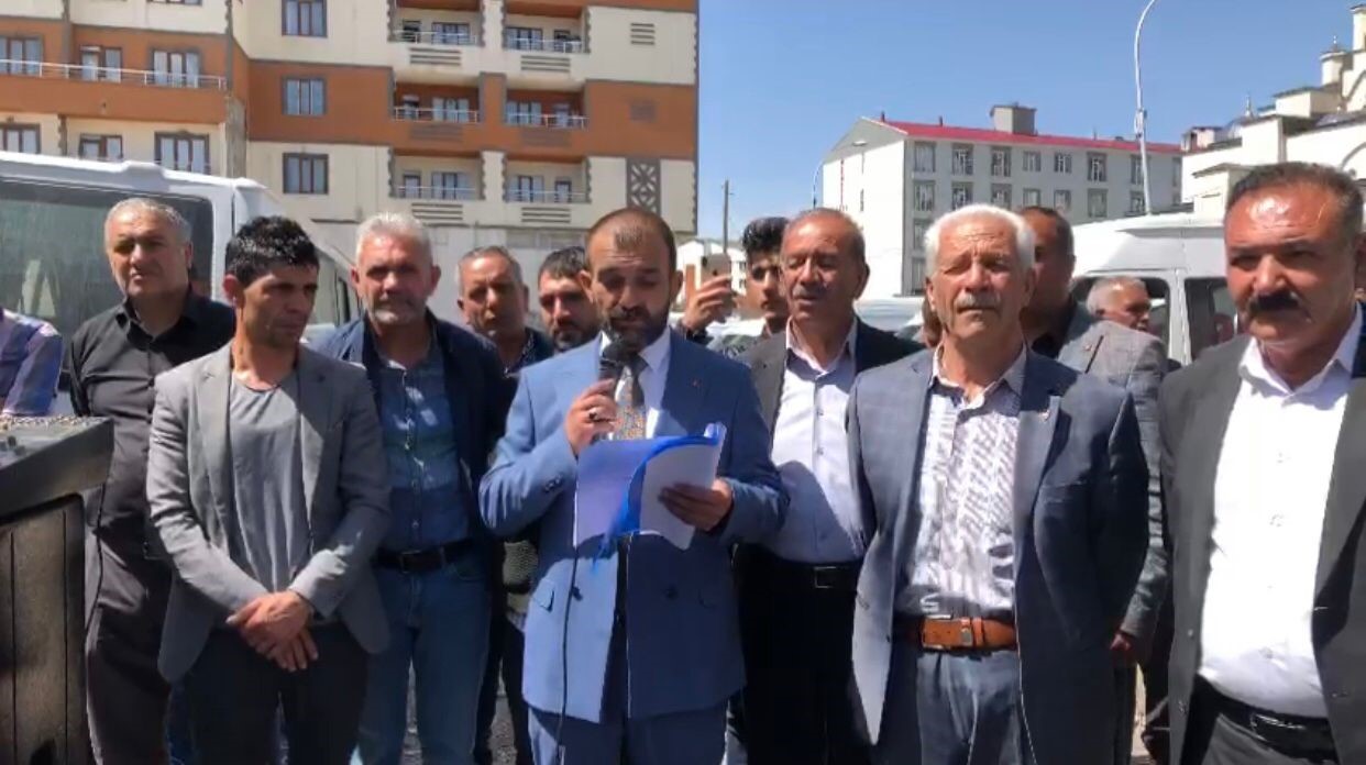 PATNOS ŞOFÖRLER ODASINDAN BOZUK YOLLARA TEPKİ