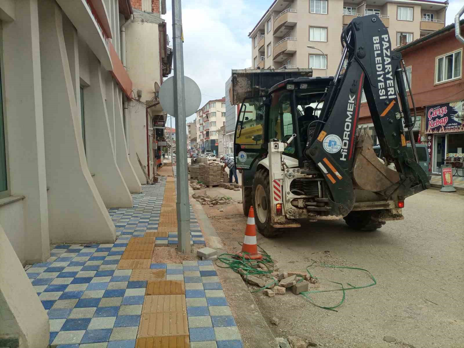 BİLECİK’İN PAZARYERİ İLÇESİNDE ALT YAPISI TAMAMLANAN CADDE VE SOKAKLARDA ÜST