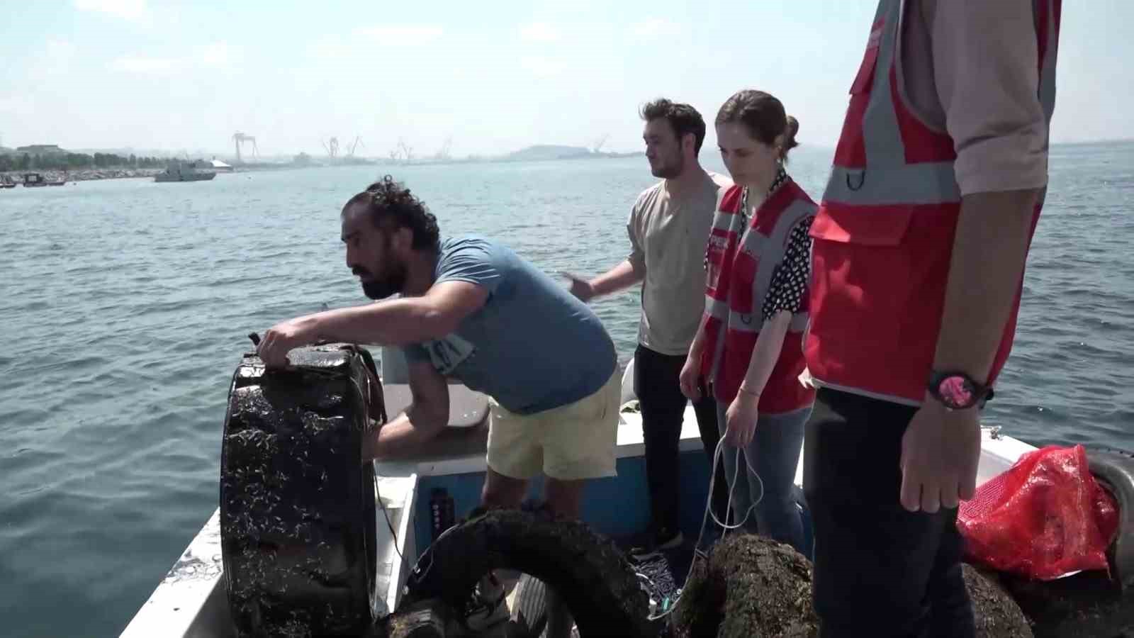 IST_PENDIK_DENIZ_ALTINDAN_CIKANLAR_SASIRTTI_GUNCEL