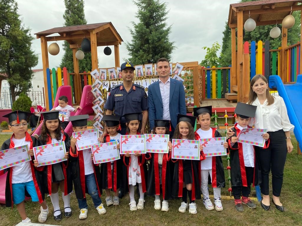 ZONGULDAK’IN ÇAYCUMA İLÇESİ PERŞEMBE BELDESİ MERKEZİNDE BULUNAN ANAOKULU'NDA MEZUNİYET PROGRAMI