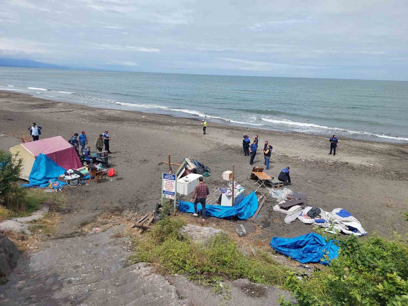 ZONGULDAK’IN EREĞLİ İLÇESİNDE PLAJLAR MEVKİSİDE BULUNAN ÇADIR VE BARAKALAR, POLİS