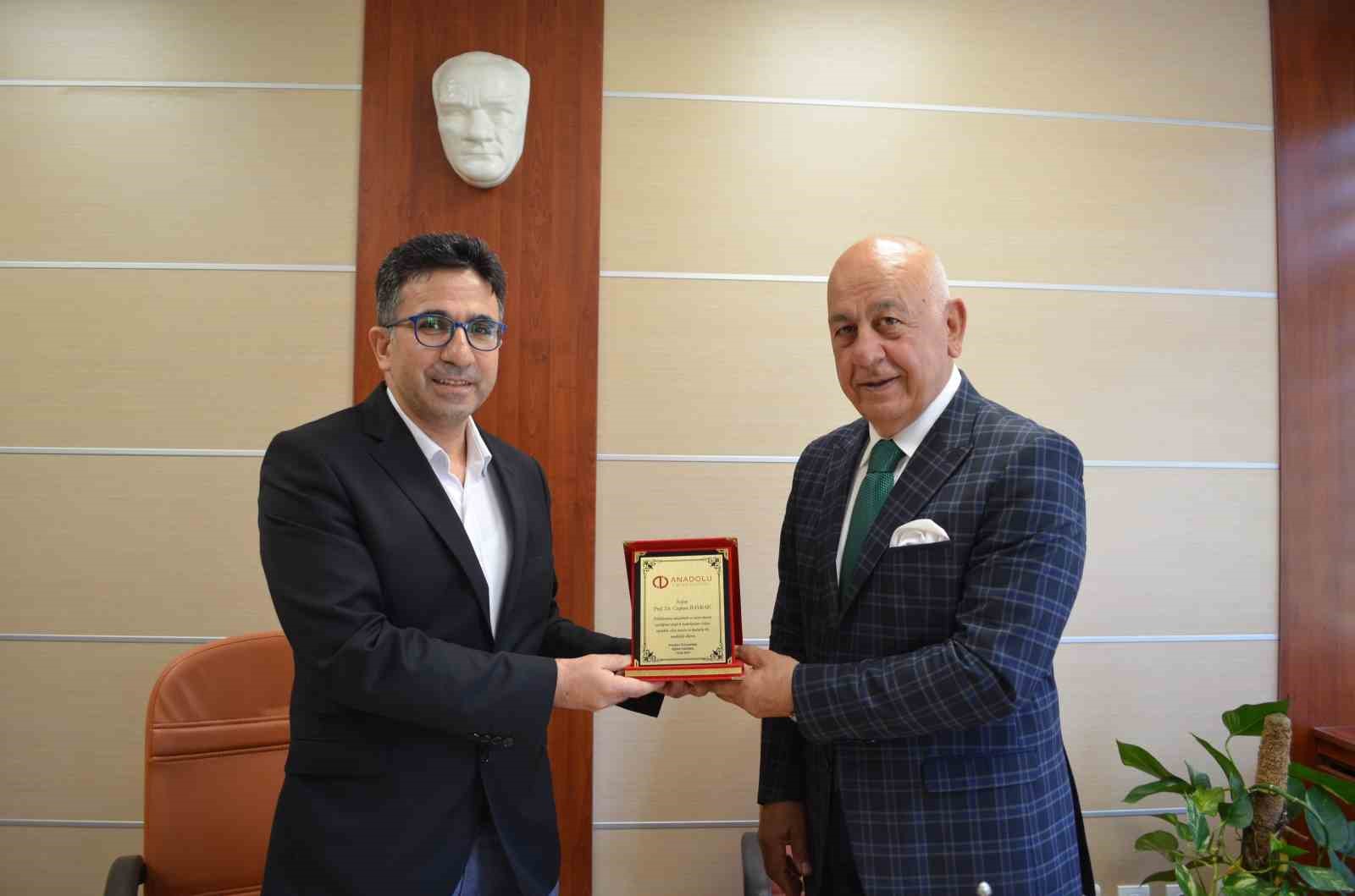 ANADOLU ÜNİVERSİTESİ EĞİTİM FAKÜLTESİ ÖĞRETİM ÜYESİ PROF. DR. COŞKUN BAYRAK,