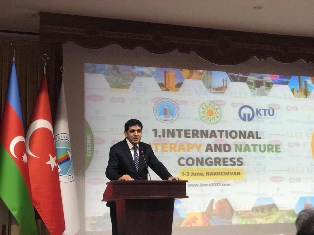 REKTÖR ALMA, NAHÇIVAN’DA DÜZENLENEN “I. ULUSLARARASI APİTERAPİ VE DOĞA KONGRESİ”NE