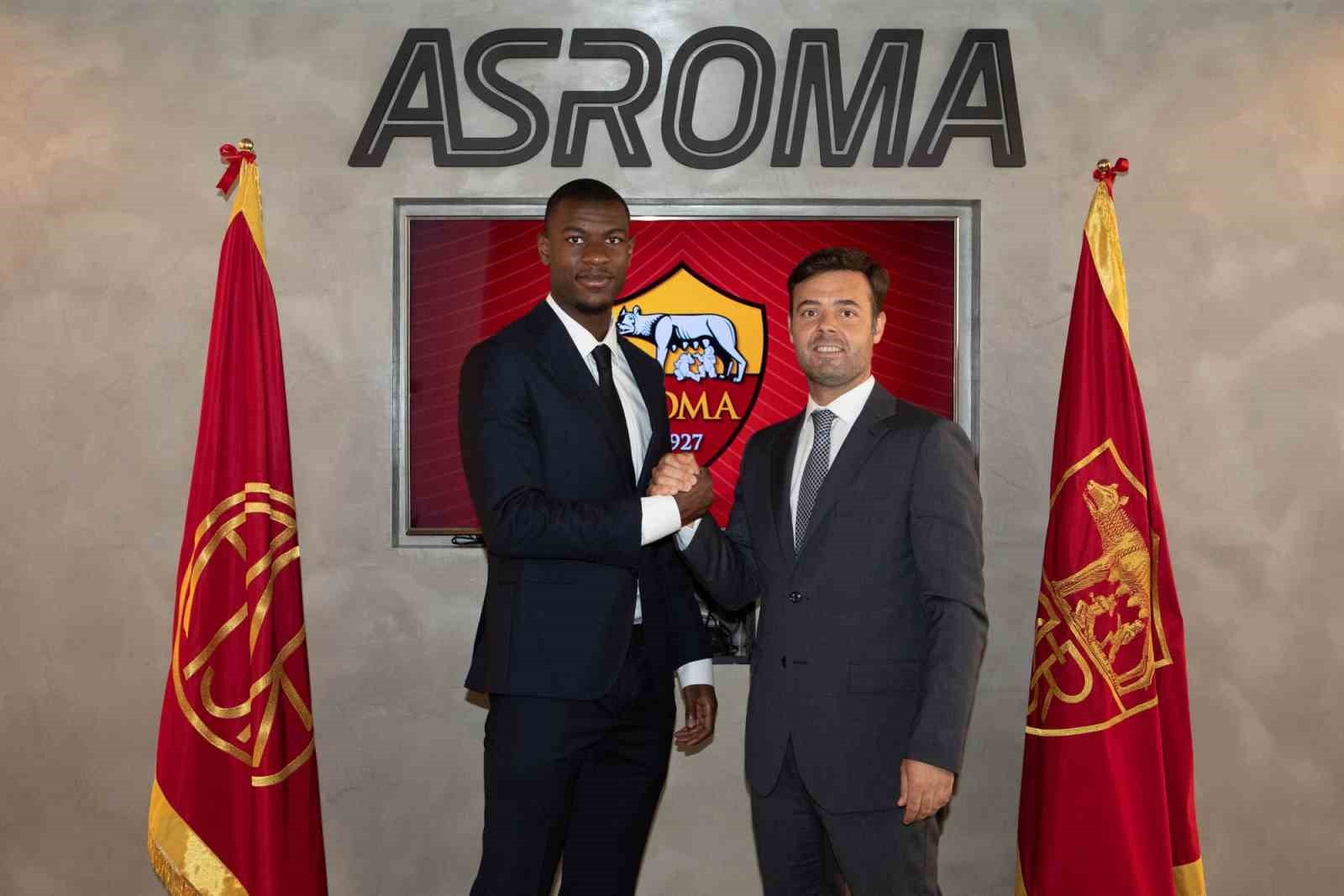 ROMA, EİNTRACHT FRANKFURT İLE SÖZLEŞMESİ SONA EREN 23 YAŞINDAKİ DEFANS