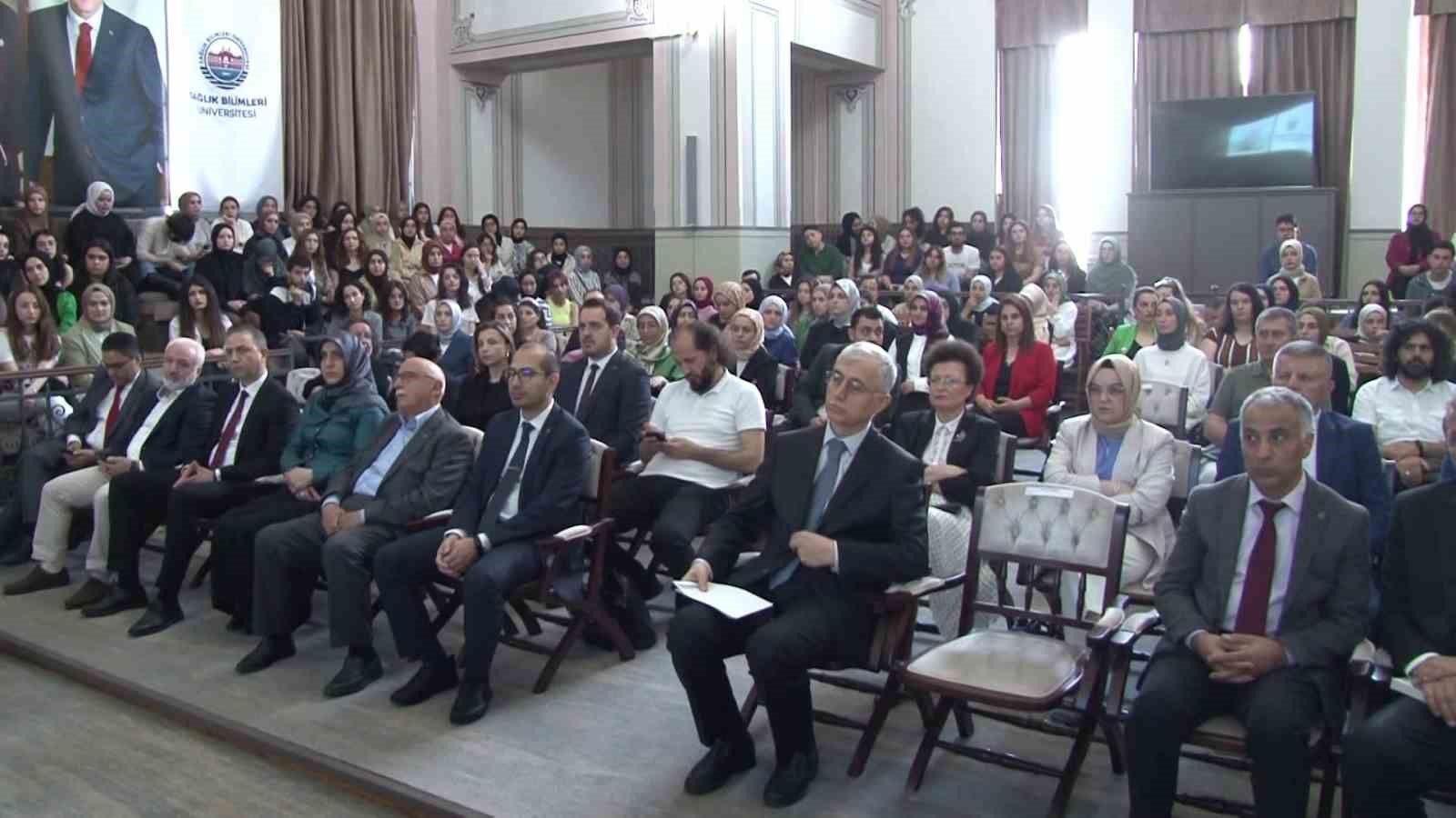 SAĞLIK BİLİMLERİ ÜNİVERSİTESİ’NDE KARİYER GÜNLERİ GERÇEKLEŞTİRİLDİ