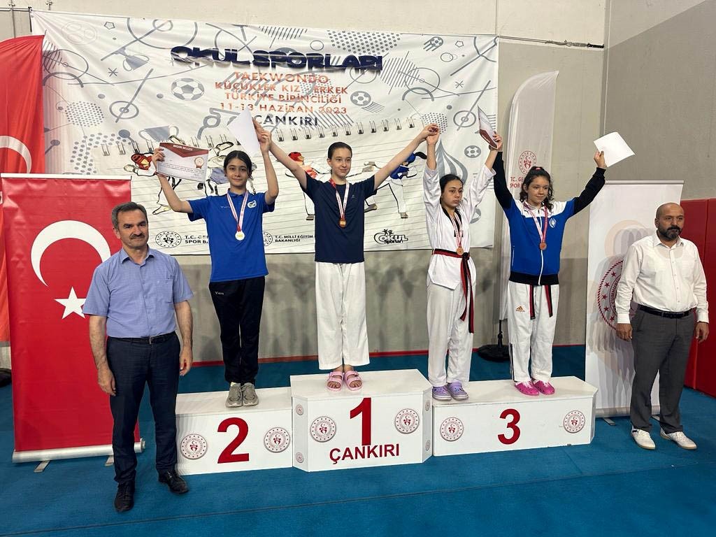 SAKARYA BÜYÜKŞEHİR BELEDİYESİ TAEKWONDO SPORCUSU SELEN GÖRELER, ÇANKIRI’DA DÜZENLENEN TAEKWONDO