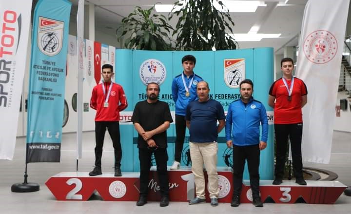 SAKARYA BÜYÜKŞEHİR BELEDİYESİ ATICILIK SPORCUSU, HAVALI SİLAHLAR TÜRKİYE ŞAMPİYONASI’NDA SERGİLEDİĞİ