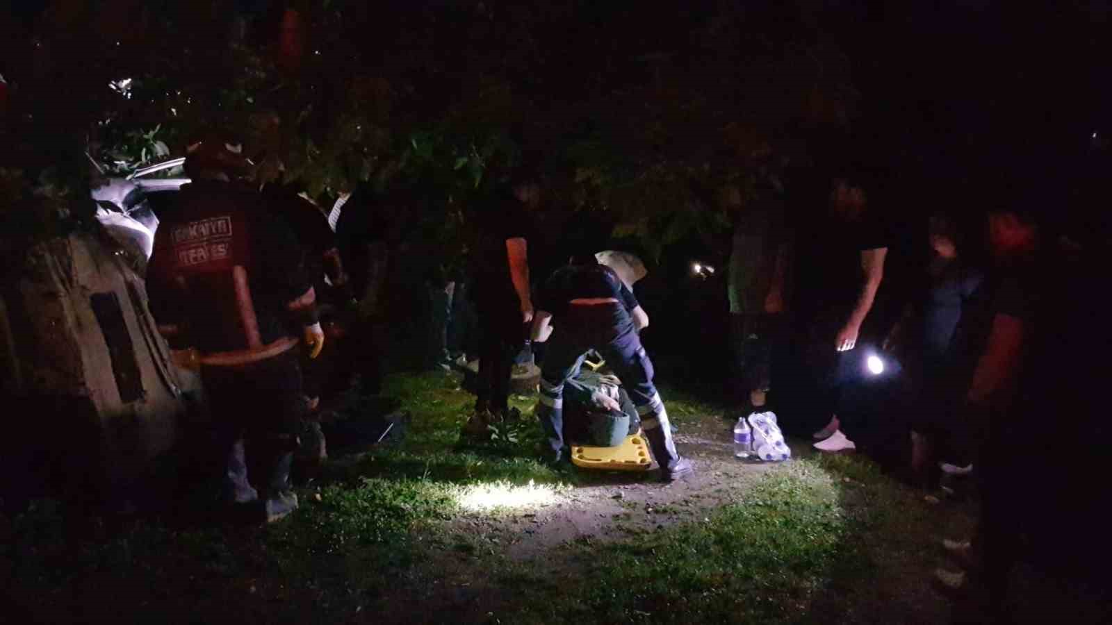 SAKARYA’NIN SAPANCA İLÇESİNDE SUV İLE ÇARPIŞAN PANELVAN DEVRİLDİ. MEYDANA GELEN