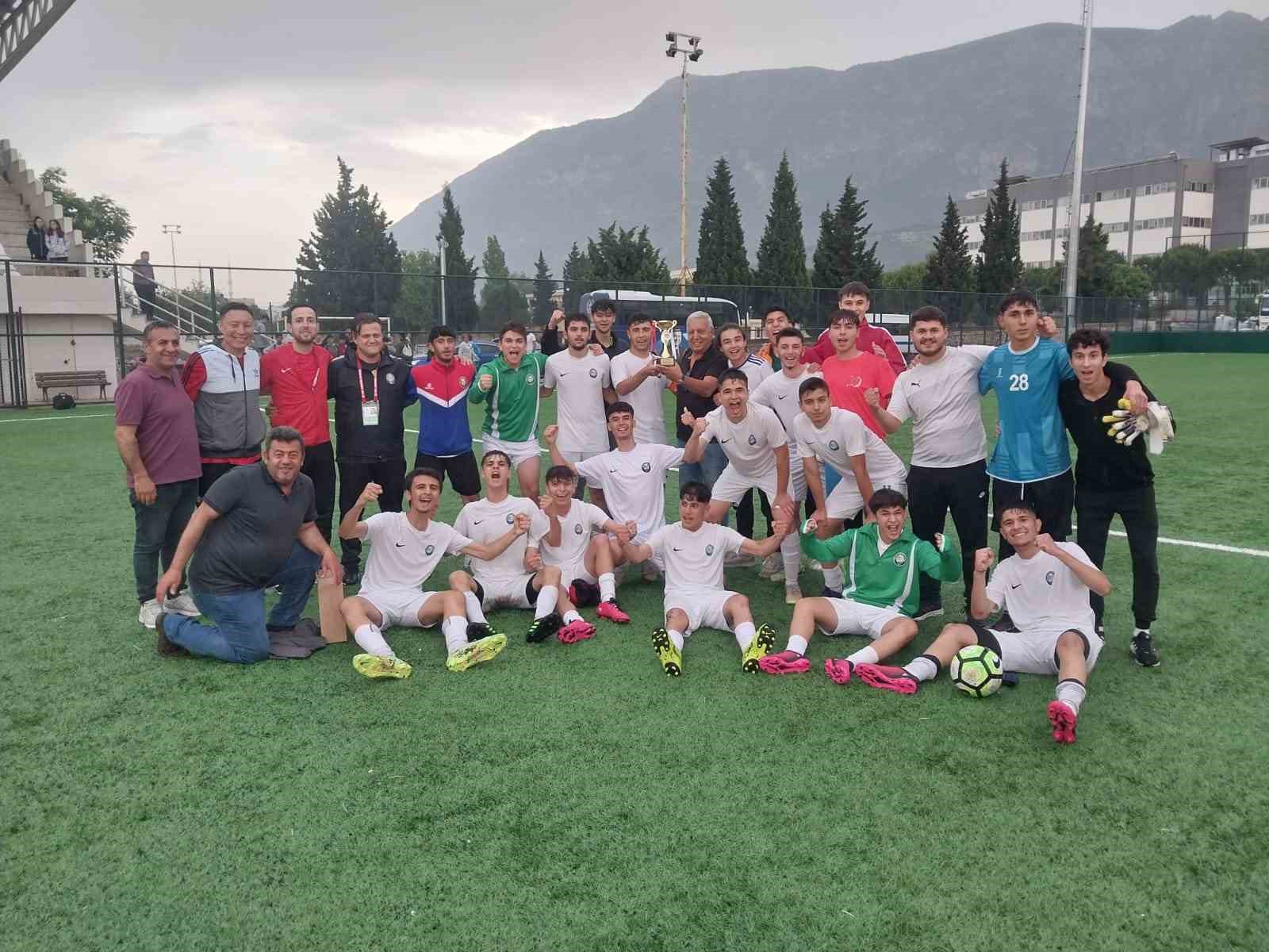 SALİHLİ BELEDİYESPOR, 2022-2023 SEZONU U17 FUTBOL LİGİNİ LİDER BİTİREREK MANİSA