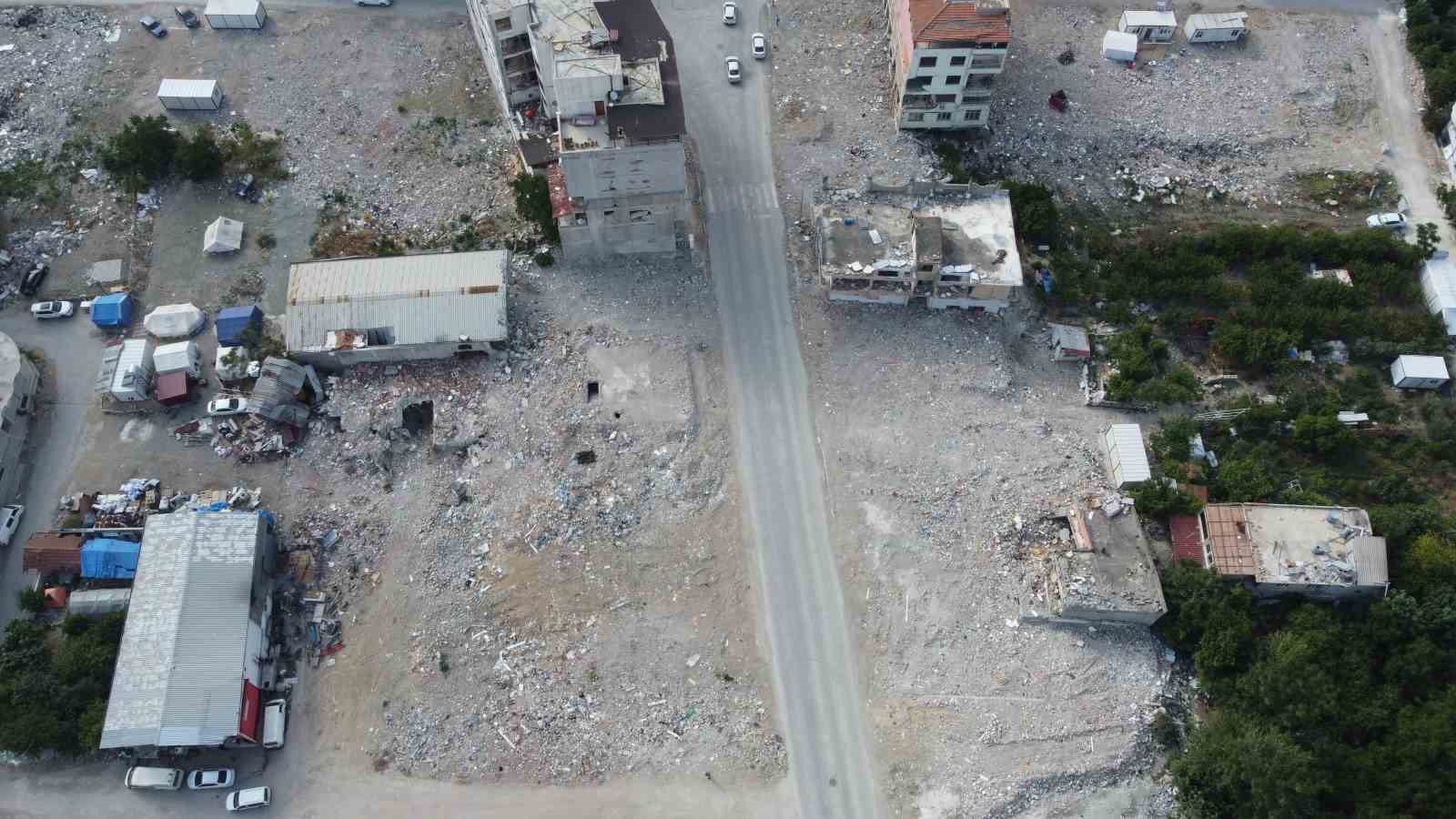 KAHRAMANMARAŞ MERKEZLİ DEPREMLERİN VURDUĞU HATAY'IN SAMANDAĞ İLÇESİNDE KALDIRILAN ENKAZLARIN ARDINDAN
