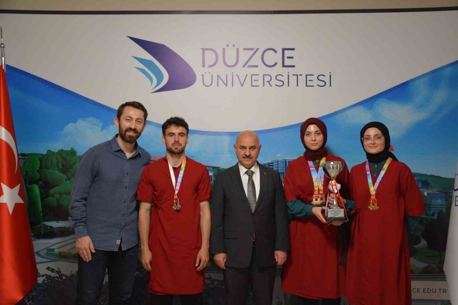 ÜNİLİG FETİH SPOR FEST 2023 MÜSABAKALARINDA ÜNİVERSİTELER ARASI GELENEKSEL TÜRK