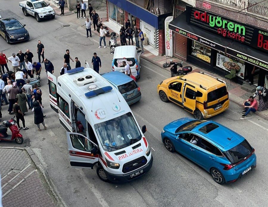SAMSUN'DA BIÇAKLI VE SOPALI KAVGADA İKİ ÇOCUK BABASI GENÇ HAYATINI