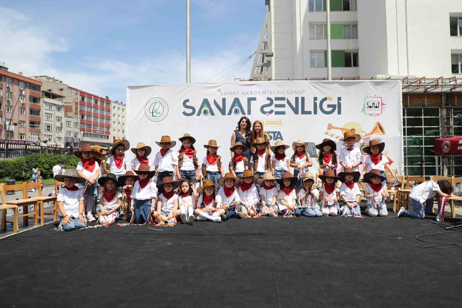 GAZİOSMANPAŞA BELEDİYESİ SANAT AKADEMİSİ, BAŞARILI BİR EĞİTİM YILINI DAHA DÜZENLENEN